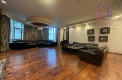 Apartment - 2 Bedrooms - 3 Bathrooms for rent in Al Juffair - Capital Governorate