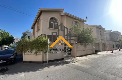 Villa - 4 Bedrooms - 5 Bathrooms for rent in Mahooz - Manama - Capital Governorate