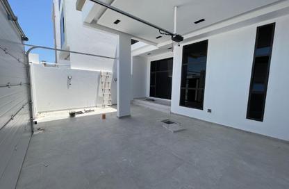 Villa - 5 Bedrooms - 6 Bathrooms for sale in Busaiteen - Muharraq Governorate