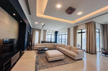 Apartment - 4 Bedrooms - 5 Bathrooms for rent in Reef Island - Capital Governorate