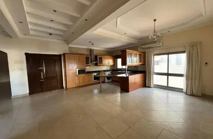 Apartment - 3 Bedrooms - 3 Bathrooms for rent in Mahooz - Manama - Capital Governorate