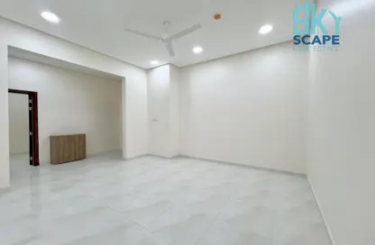 Apartment - 3 Bedrooms - 2 Bathrooms for rent in Tubli - Central Governorate