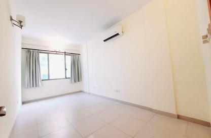 Apartment - 2 Bedrooms - 2 Bathrooms for rent in Hidd - Muharraq Governorate