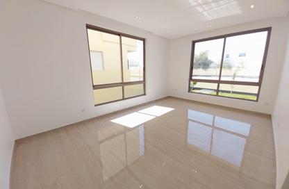 Villa - 4 Bedrooms - 5 Bathrooms for rent in Janabiya - Northern Governorate