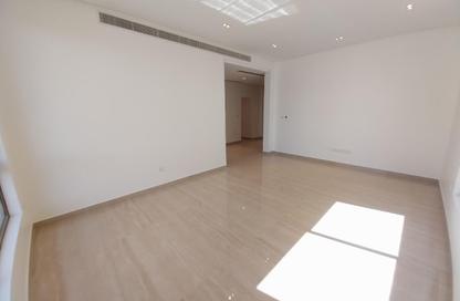 Villa - 4 Bedrooms - 5 Bathrooms for rent in Janabiya - Northern Governorate