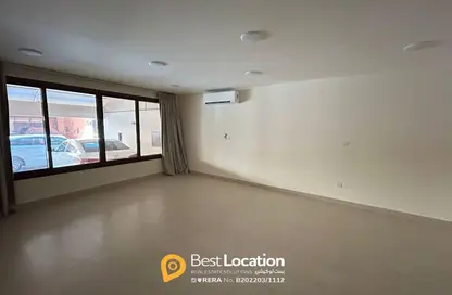 فيلا - 4 غرف نوم - 5 حمامات للبيع في الدير - المحرق