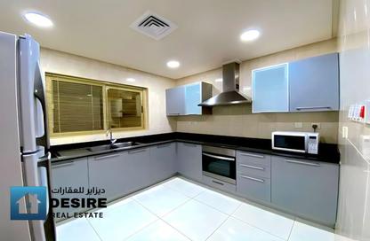 Apartment - 2 Bedrooms - 3 Bathrooms for rent in Mahooz - Manama - Capital Governorate