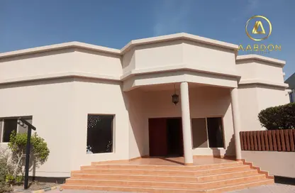 Villa - 3 Bedrooms - 4 Bathrooms for rent in Janabiya - Northern Governorate