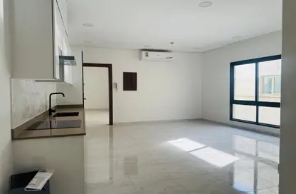 Apartment - 2 Bedrooms - 2 Bathrooms for rent in Zinj - Manama - Capital Governorate