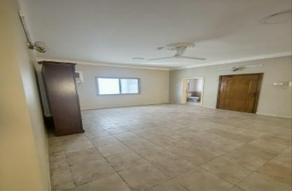 Apartment - 3 Bedrooms - 3 Bathrooms for rent in Mahooz - Manama - Capital Governorate