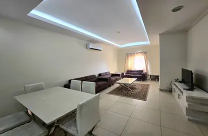 Apartment - 3 Bedrooms - 2 Bathrooms for rent in Busaiteen - Muharraq Governorate