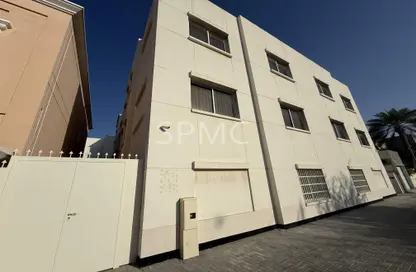 Whole Building - 2 Bedrooms - 2 Bathrooms for rent in Riffa - Southern Governorate