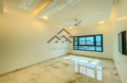 Apartment - 2 Bedrooms - 2 Bathrooms for rent in Busaiteen - Muharraq Governorate