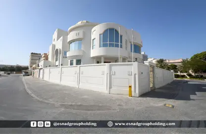 Villa - 5 Bedrooms - 7+ Bathrooms for rent in Mahooz - Manama - Capital Governorate