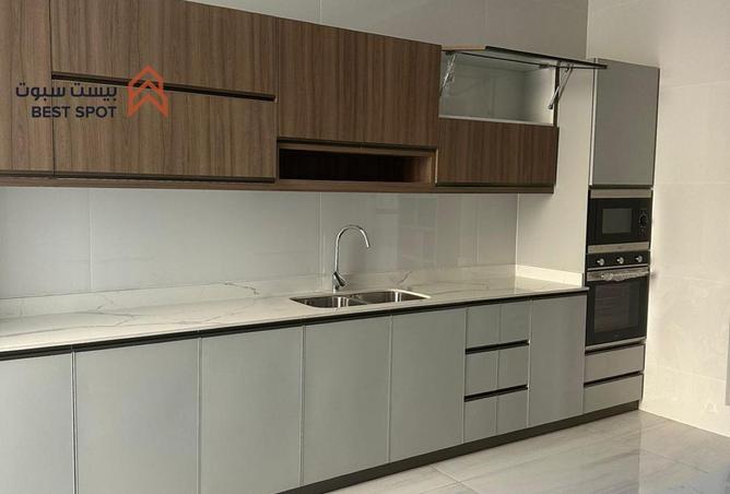 993772 - Property Image 3