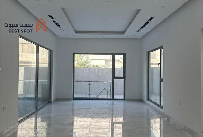 993772 - Property Image 2