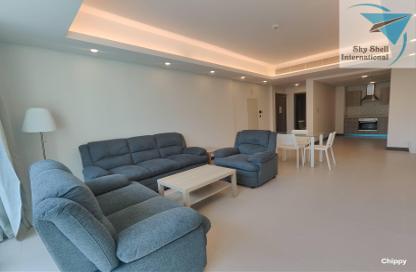 Apartment - 2 Bedrooms - 3 Bathrooms for rent in Busaiteen - Muharraq Governorate