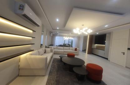 Villa - 3 Bedrooms - 5 Bathrooms for rent in Busaiteen - Muharraq Governorate