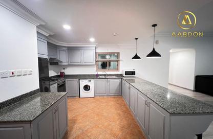 Apartment - 2 Bedrooms - 2 Bathrooms for rent in Sanabis - Manama - Capital Governorate Apartment - 2 Bedrooms - 2 Bathrooms for rent in Sanabis - Manama - Capital Governorate