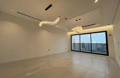 شقة - 3 غرف نوم - 4 حمامات للبيع في الجنبية - المحافظة الشمالية