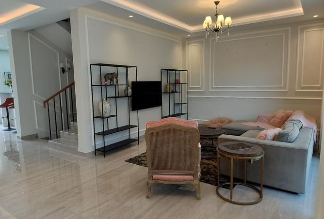 988795 - Property Image 2