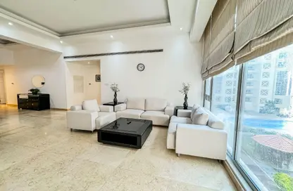 Apartment - 2 Bedrooms - 3 Bathrooms for rent in Al Juffair - Capital Governorate