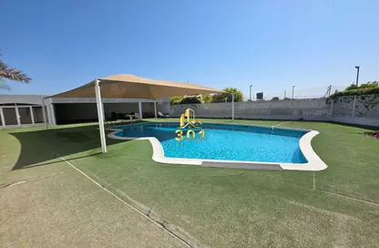 Compound - 3 Bedrooms - 4 Bathrooms for rent in Karbabad - Manama - Capital Governorate