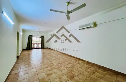 شقة - 2 غرف نوم - 2 حمامات للايجار في توبلي - المحافظة الوسطى