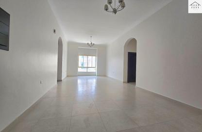 Whole Building - 7+ Bedrooms - 7+ Bathrooms for rent in Saar - Northern Governorate