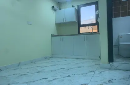 Apartment - Studio - 1 Bathroom for rent in Zinj - Manama - Capital Governorate