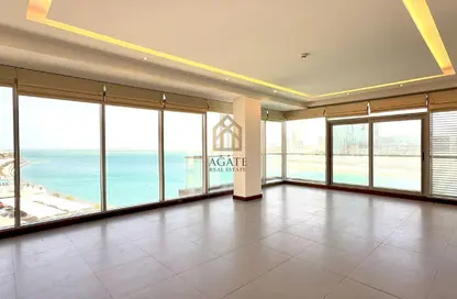 Apartment - 3 Bedrooms - 4 Bathrooms for rent in Reef Island - Capital Governorate