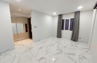 Apartment - 2 Bedrooms - 3 Bathrooms for rent in Hidd - Muharraq Governorate Apartment - 2 Bedrooms - 3 Bathrooms for rent in Hidd - Muharraq Governorate