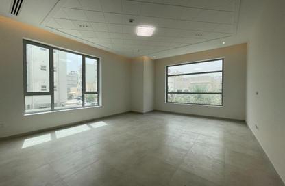 Apartment - 3 Bedrooms - 4 Bathrooms for rent in Janabiya - Northern Governorate