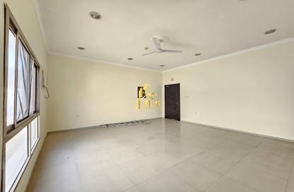 Apartment - 3 Bedrooms - 2 Bathrooms for rent in Tubli - Central Governorate