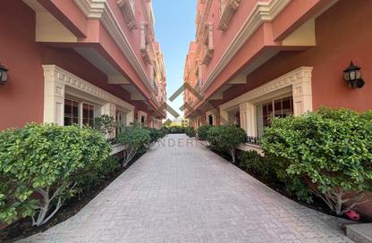 Compound - 3 Bedrooms - 4 Bathrooms for rent in Saar - Northern Governorate