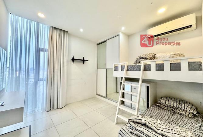 995421 - Property Image 3