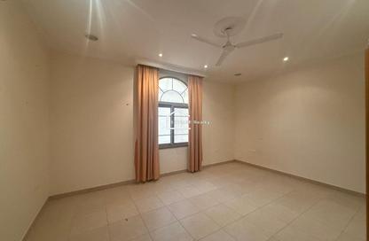 Villa - 3 - 3 for rent in Hidd - Muharraq Governorate