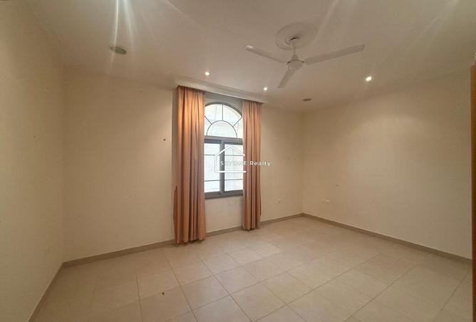 56702588 - Property Image 3