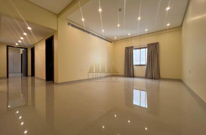 Apartment - 2 Bedrooms - 2 Bathrooms for rent in Mahooz - Manama - Capital Governorate
