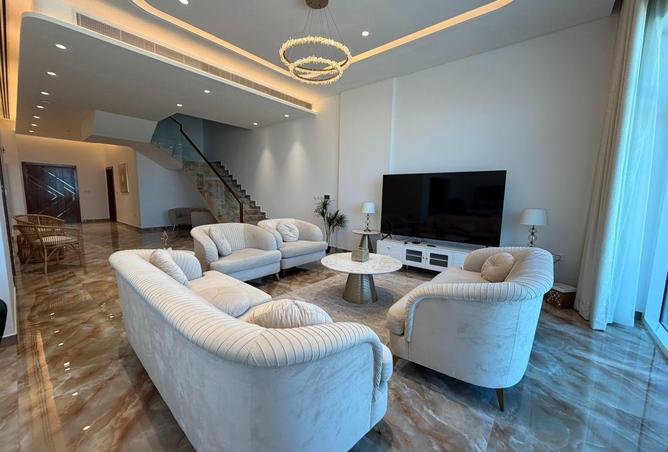 992442 - Property Image 2