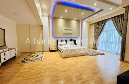 Apartment - 2 Bedrooms - 3 Bathrooms for rent in Sanabis - Manama - Capital Governorate