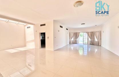 Villa - 4 Bedrooms - 4 Bathrooms for rent in Janabiya - Northern Governorate