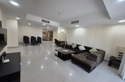 Apartment - 2 Bedrooms - 2 Bathrooms for rent in Seef - Capital Governorate