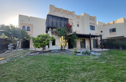 مجمع سكني - 5 - 5 للايجار في الجنبية - المحافظة الشمالية
