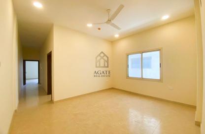 Apartment - 2 Bedrooms - 2 Bathrooms for rent in Um Al Hasam - Manama - Capital Governorate