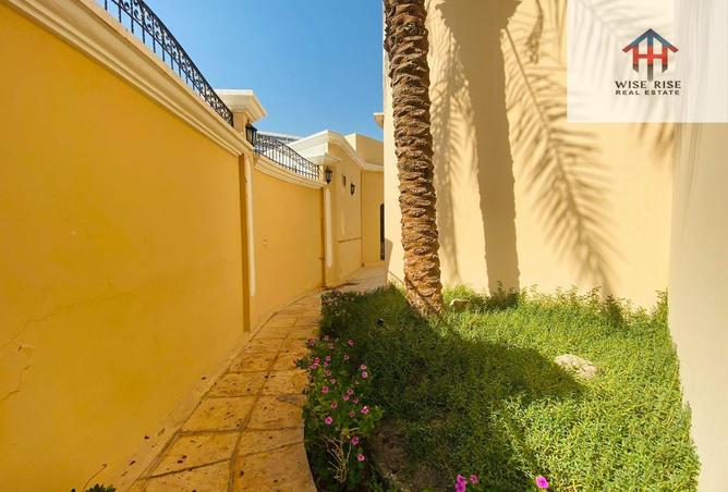 1000220 - Property Image 2