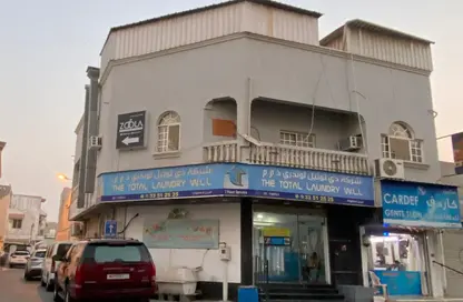 عمارة بالكامل - 4 غرف نوم - 4 حمامات للبيع في البسيتين - المحرق