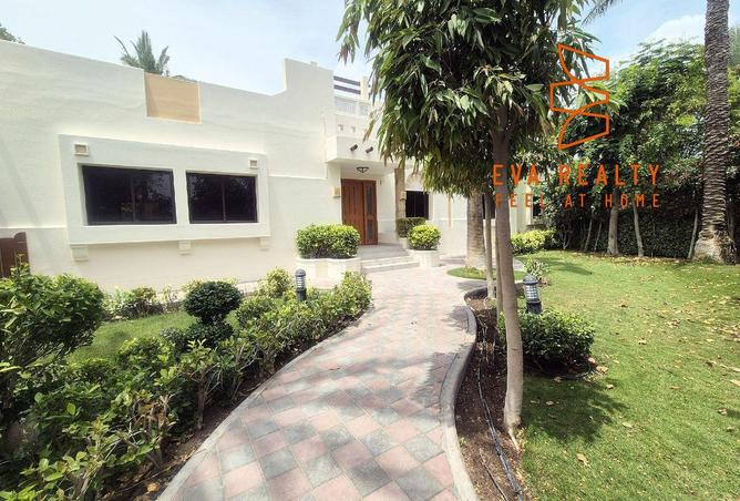 53033918 - Property Main Image