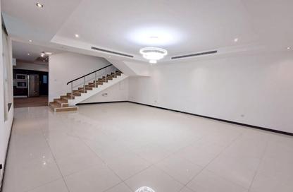 Compound - 4 Bedrooms - 4 Bathrooms for rent in Saar - Northern Governorate