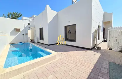 Compound - 3 Bedrooms - 3 Bathrooms for rent in Janabiya - Northern Governorate